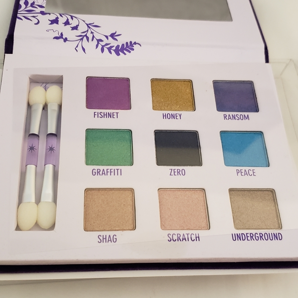 URBAN DECAY Deluxe Shadow Box, NIB
